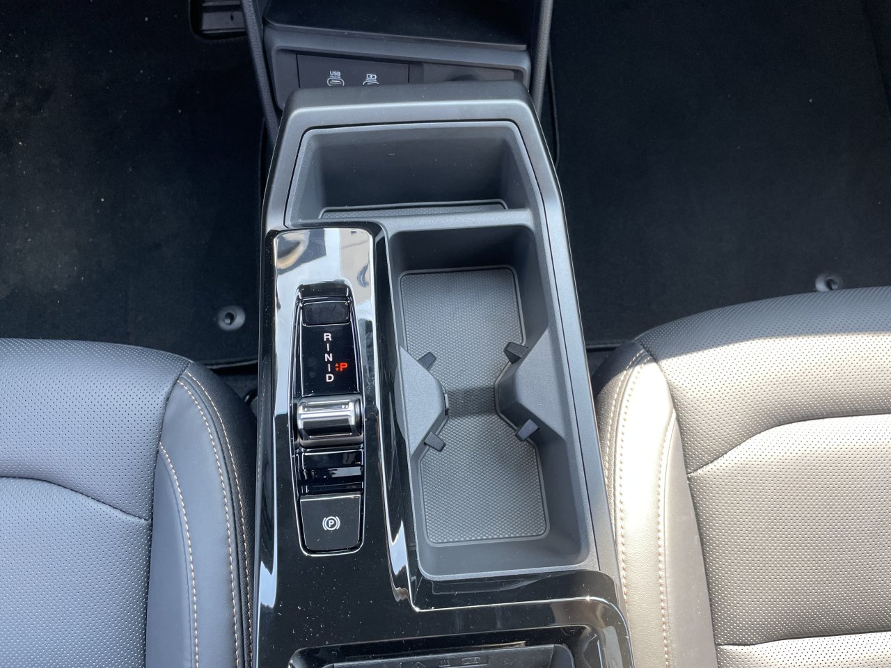 KGM Torres HEV Premium AT / FWD / 2GAO / VEA