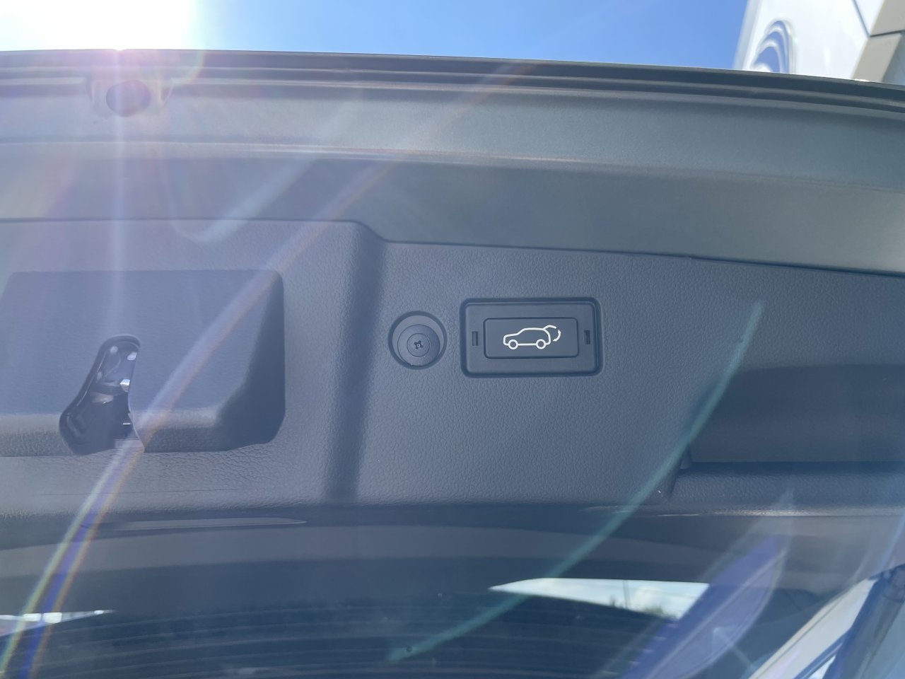 KGM Torres HEV Premium AT / FWD / 2GAO / VEA