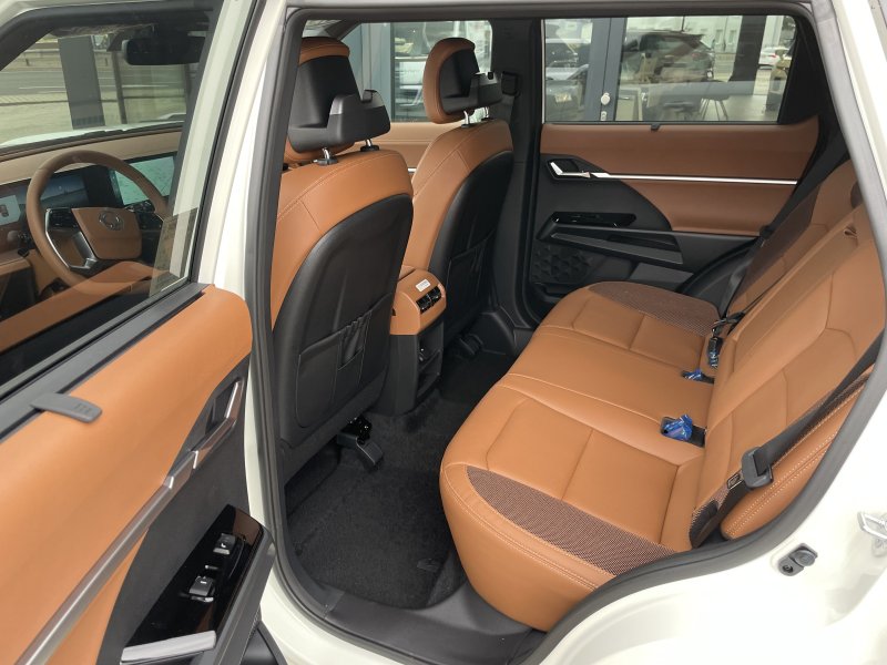 KGM Torres HEV Clever AT / FWD / 2BL / E16 / TAZ / VEA