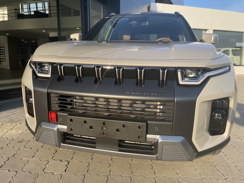 KGM Torres HEV Clever AT / FWD / 2BL / E16 / TAZ / VEA