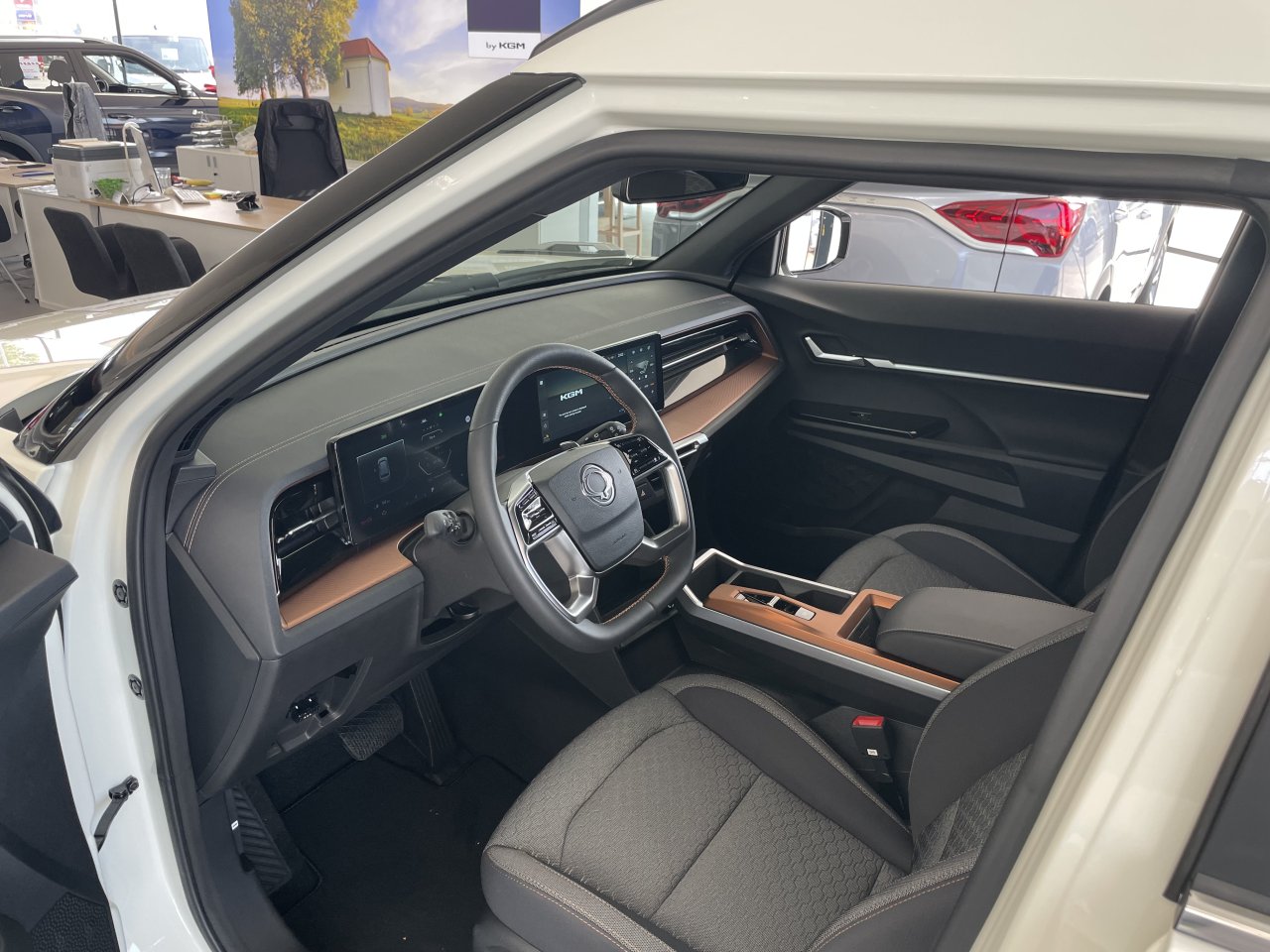 KGM Torres HEV Style AT / FWD / WAA