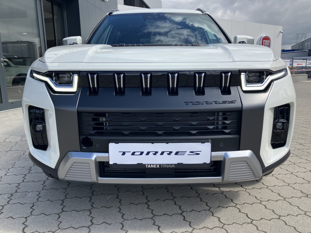 KGM Torres HEV Style AT / FWD / WAA